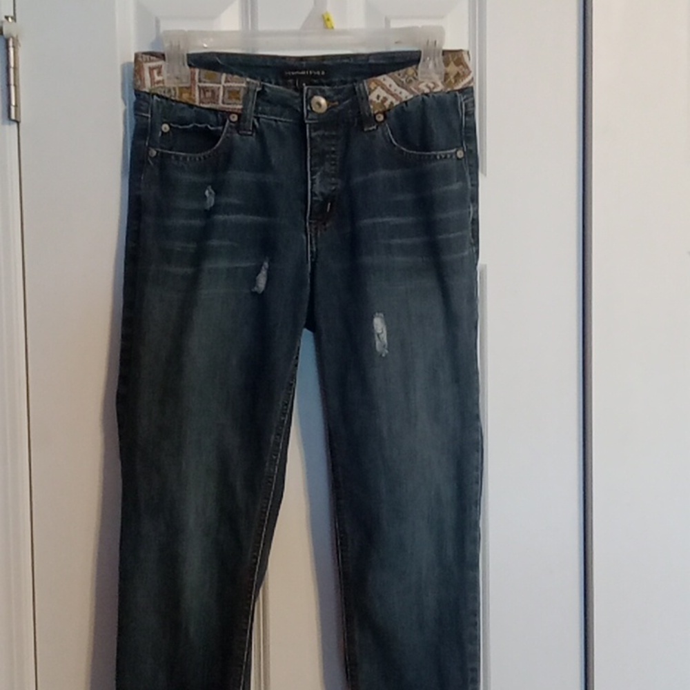 Signature Studio Blue Distressed Cropped Jeans